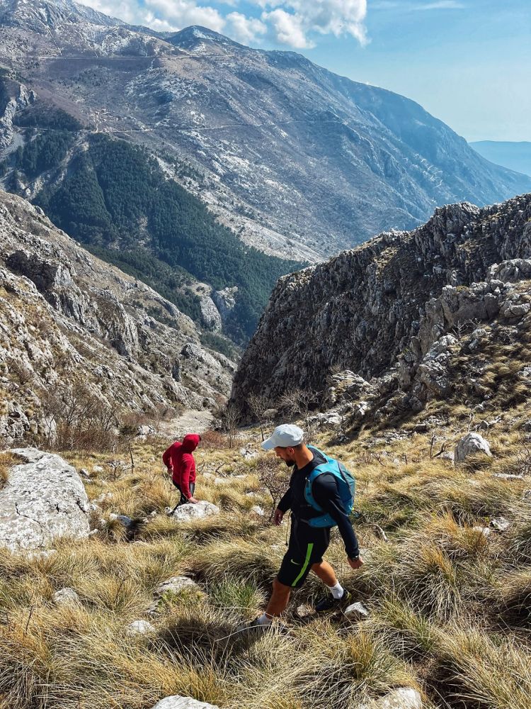 Početak spusta ka Kotoru (foto: Ozren Zogović)