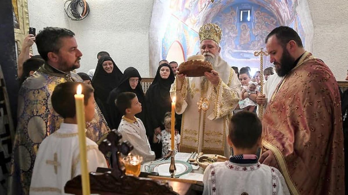 Liturgija u manastiru Ćelija piperska :: Društvo :: RTCG - Radio ...
