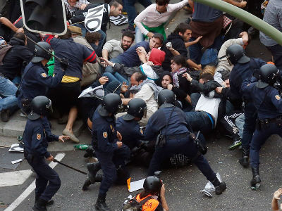 VIDEO: Sukob policije i demonstranata u Španiji 2012-634842084338239092-823.jpg