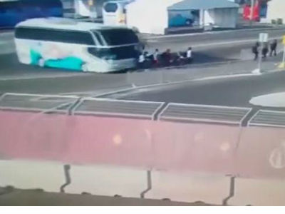 Autobus pregazio tri plivačice, jedna u komi 352338577557aeeb29fd46788681065w640.jpg