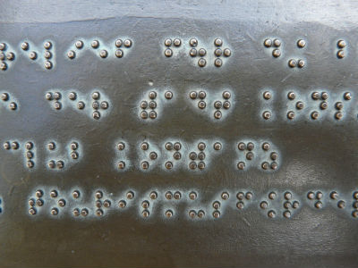 744459_braille-52554960720jpg
