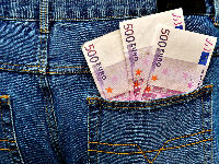 856054_money-2518389960720jpg