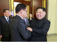 869306_kim-dong-un-i-junokorejci-betajpg