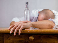 1118168_alcohol-428392960720jpg