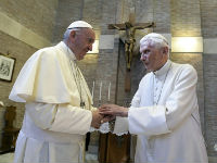 Papa Benedikt protiv odluke pape Franja