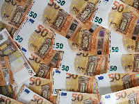 1216124_bank-note-38499721920jpg