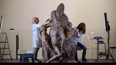 Otkriveni novi detalji na skulpturi Mikelanđelove Bogorodice skulptura.jpg