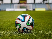 the-ball-4887171920.jpg