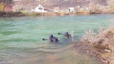 Ronioci tragaju za ženskom osobom ggggggggg.jpg