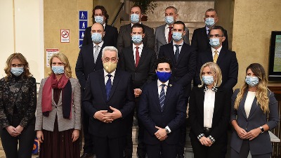 "Vlada izgubila bitku sa pandemijom" 50678852283ea1d62ea16c.jpg