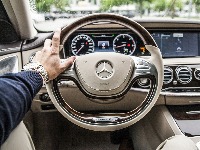 Mercedes povlači 342.366 automobila
