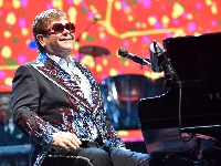 Elton Džon najavio datume za oproštajnu turneju