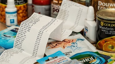 shopping-8794981280.jpg