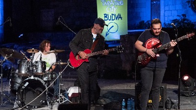 vlatko-stefanovski-trio-28-large.jpg