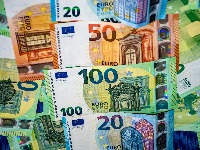 euro-63900051280.jpg