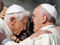 Vatikan stao u zaštitu pape Benedikta