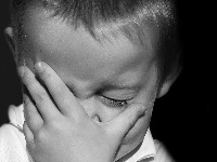 Ne tjerajte djecu da prestanu da plaču kada se povrijede