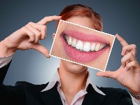 Pomaže li soda bikarbona u izbjeljivanju zuba?