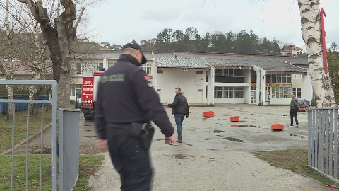 Zbog prijetnji da će škole dići u vazduh ide se u zatvor 02.04.2022---19.25---dnevnik-2---mog01ch2pframe8489.jpeg