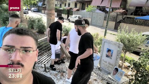 Selfi Selfi