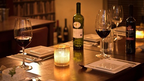 bistro-25947621280.jpg