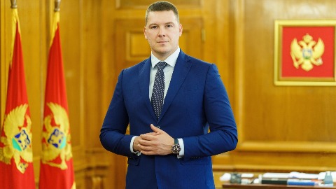 Brzom reakcijom zaustavićemo zlostavljanje djece Brzom reakcijom zaustavićemo zlostavljanje djece