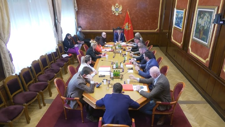 Administrativni odbor o zaradama članova Vlade i poslanika