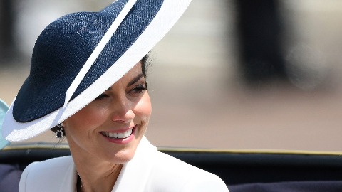 Kejt Midlton privukla pažnju minđušama pokojne princeze Dajane Kejt Midlton privukla pažnju minđušama pokojne princeze Dajane